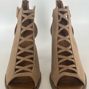 Soda Tan Cutout Heels size 9